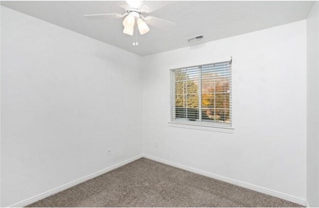 Building Photo - Beautiful Townhome in Prime Provo Location