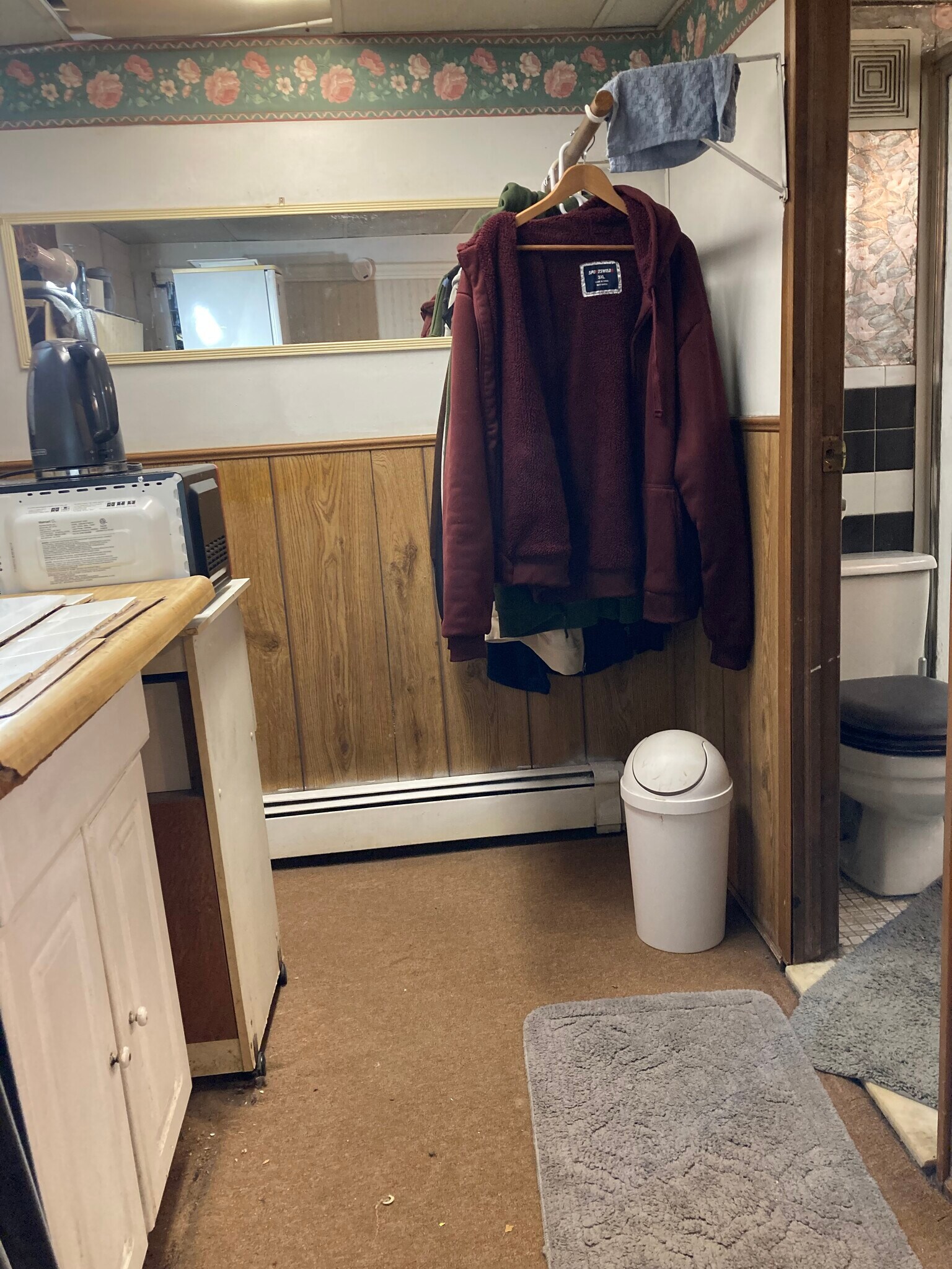 New stove top excellent baseboard heat - 764 Lenore Ln