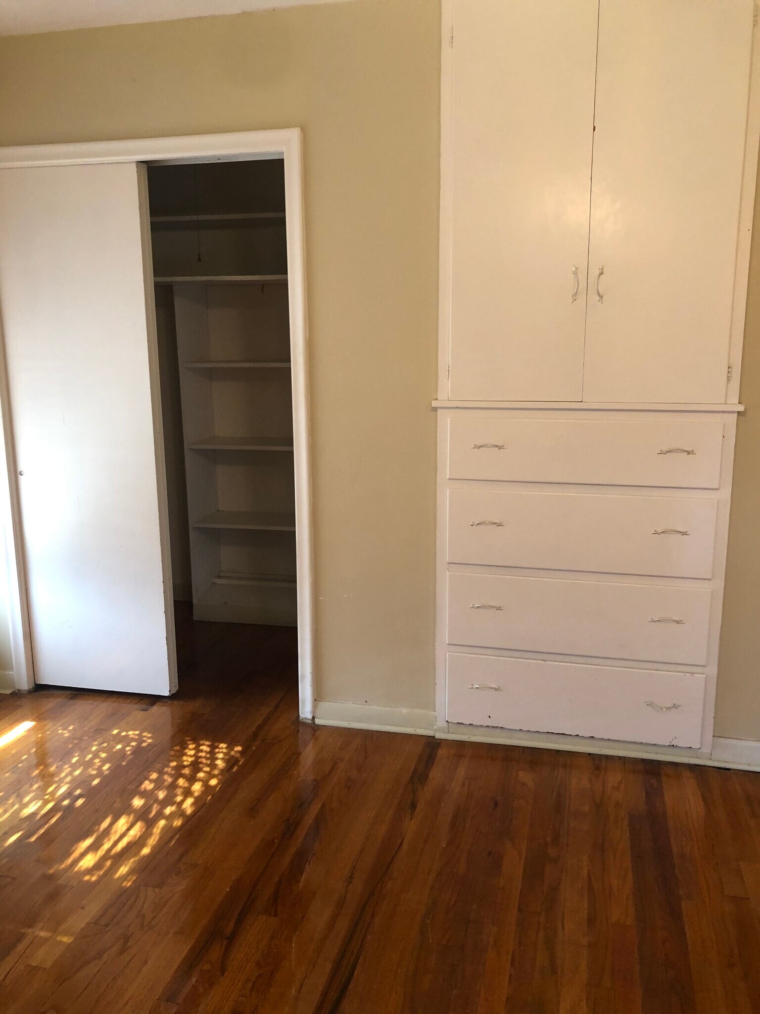 Bedroom - 1529 Woodland Dr