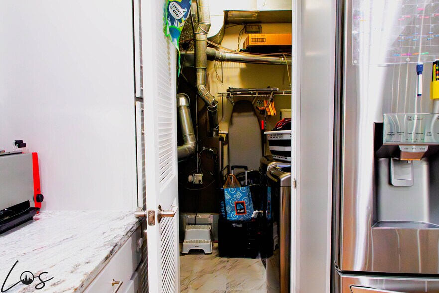 Building Photo - 1023 N Winchester Ave