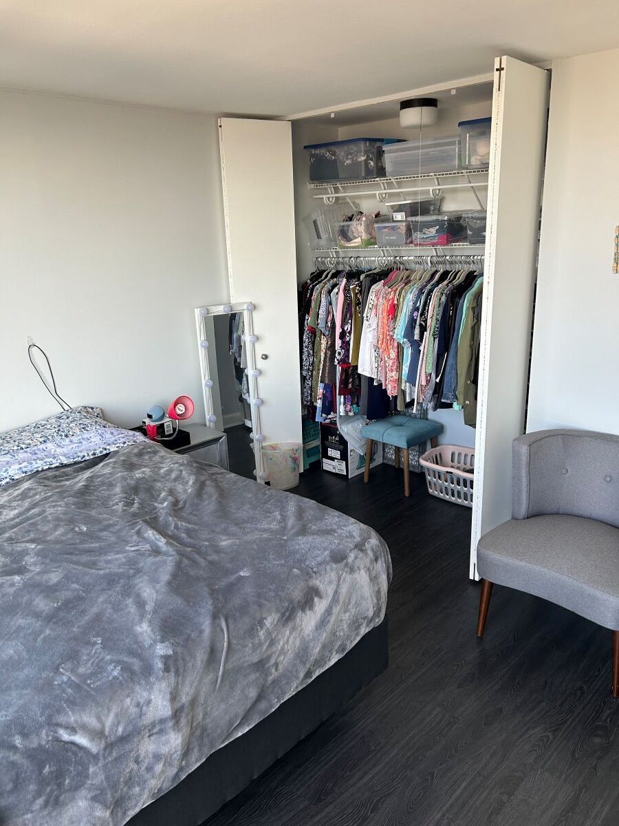 Building Photo - 2650 N Lakeview Ave