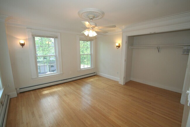 Building Photo - 47 Mt Vernon St