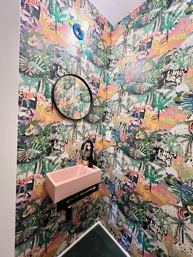 Building Photo - PRAGER DUPLEX