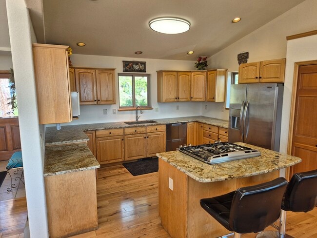 Building Photo - 1096 Aspen Dr