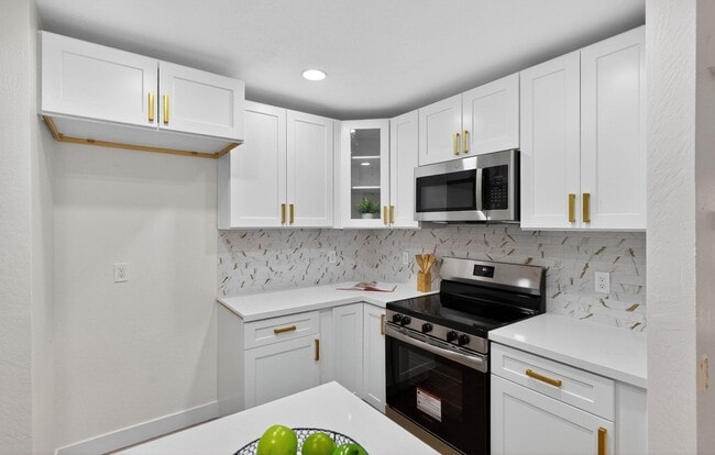 Building Photo - APARTMENT