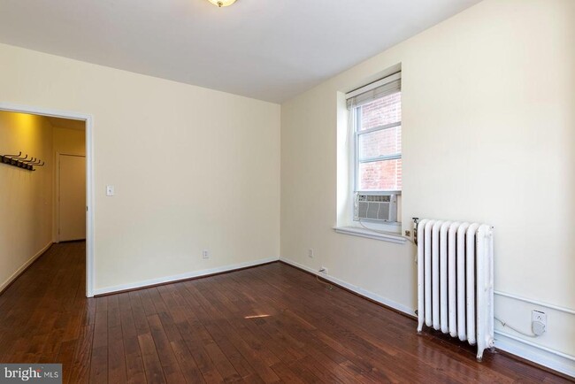 Building Photo - 626 S 19th St