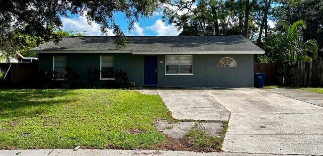 Front w/Parking - 207 67th St NE