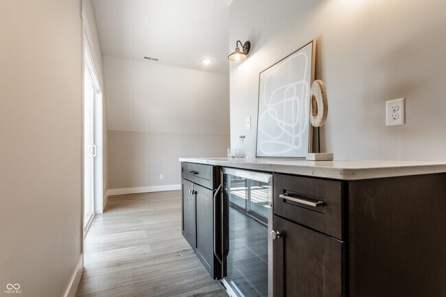 Building Photo - 1330 Marlowe Ave