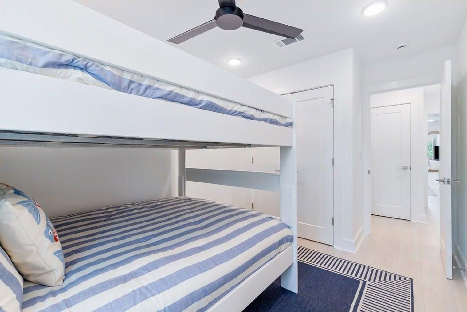 Building Photo - 154 Blue Eden Lp