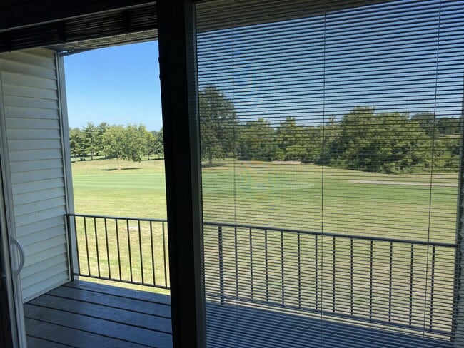 Building Photo - 3215 W Willow Knolls Dr