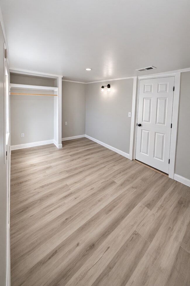 Building Photo - 2045 W 12th St