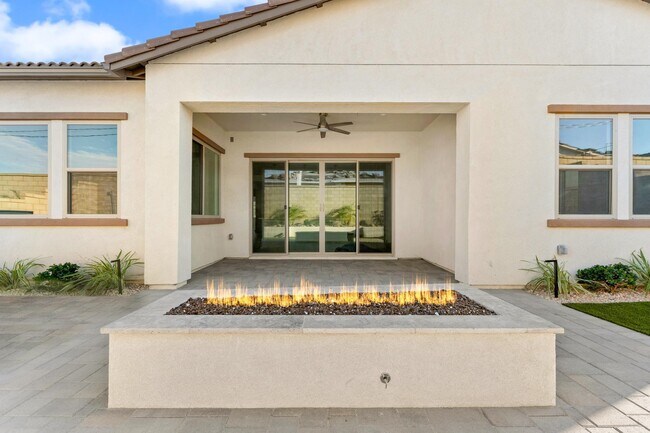 Building Photo - 73774 Mojave Desert Dr