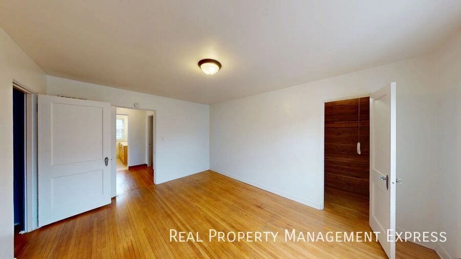 Building Photo - Beautiful 4 Bedroom 1.5 Bath Single Family Home in Central Sioux Falls