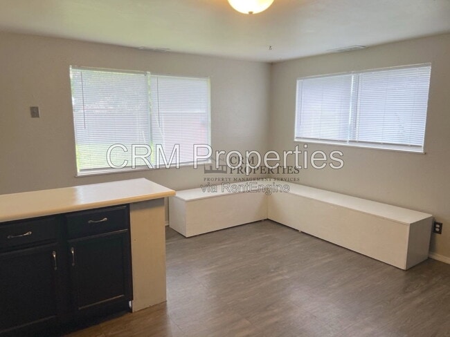 Building Photo - 1105 Wigwam Dr