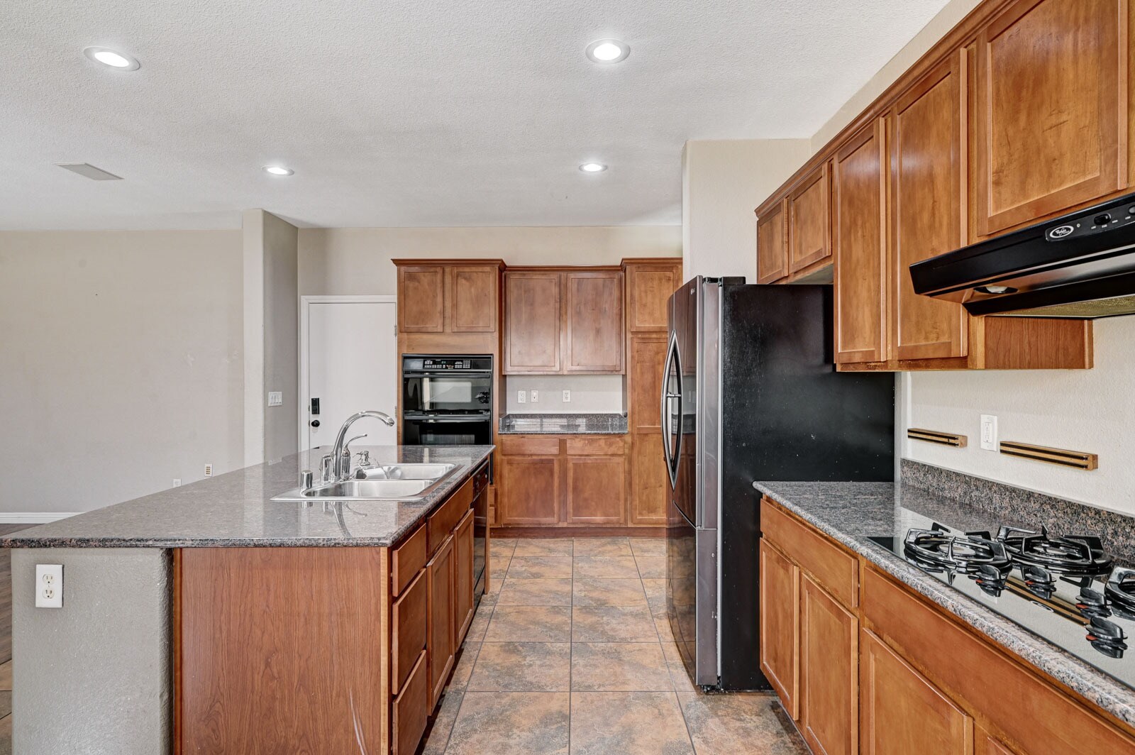 Building Photo - 8125 Chestnut Hollow Ave