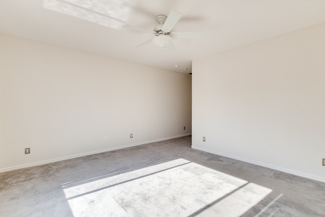 Building Photo - 1841 E Dubois Ave