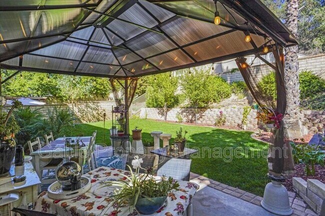 Building Photo - 27878 Amberwood Ln