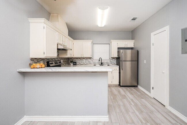 Building Photo - 205 W San Carlos St