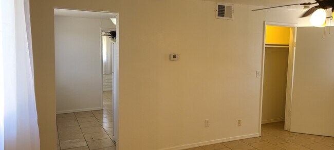 Living Room - 248 N Westmoreland Ave
