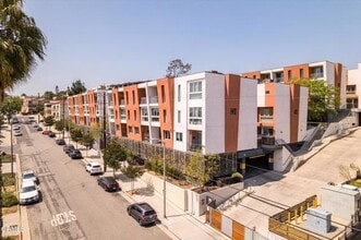 Building Photo - 1015 Figueroa Terrace