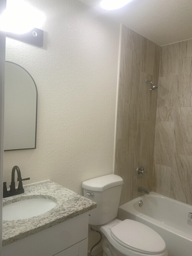 bathroom 2 - 3030 W Kentucky Ave