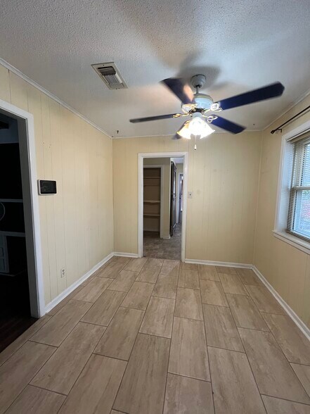 Building Photo - 30 Broadmoor Dr