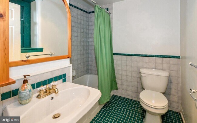 Building Photo - 1243 Bryn Tyddyn Dr