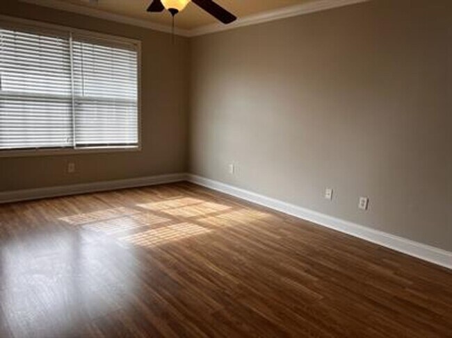 Building Photo - 4 bedroom beautiful home available August 14!!