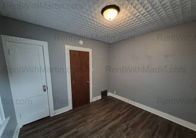 Building Photo - 1212 Forest Ave