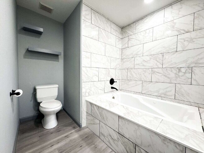 Building Photo - “Spacious 4-Bedroom, 2-Bathroom Home with Pool in Tamarack”