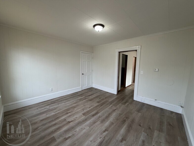 Building Photo - 73 Esther St