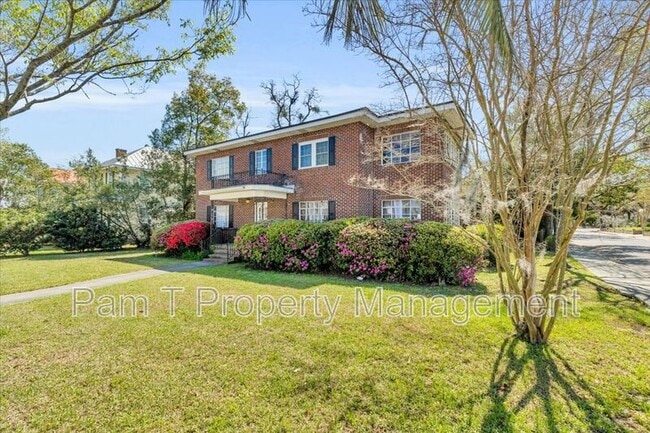 Building Photo - 625 E 41st St