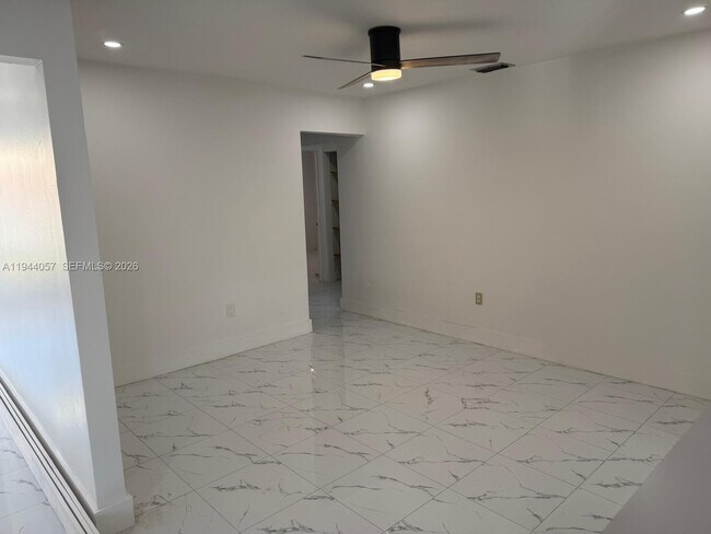 Building Photo - 1280 W 38th St