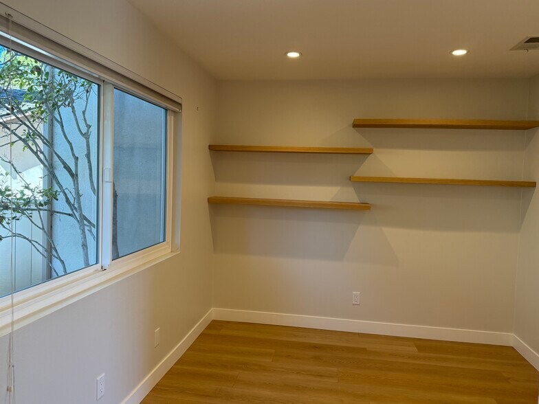 Office Dining - 7061 Marymount Way