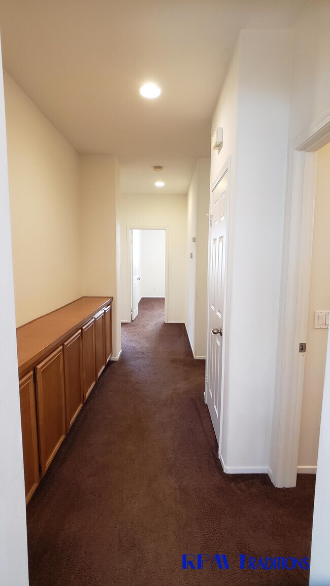 Building Photo - 3048 W Lingard St