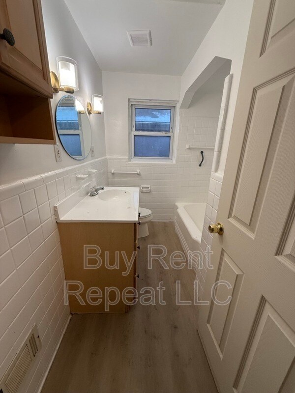 Building Photo - 22847 Panama Ave