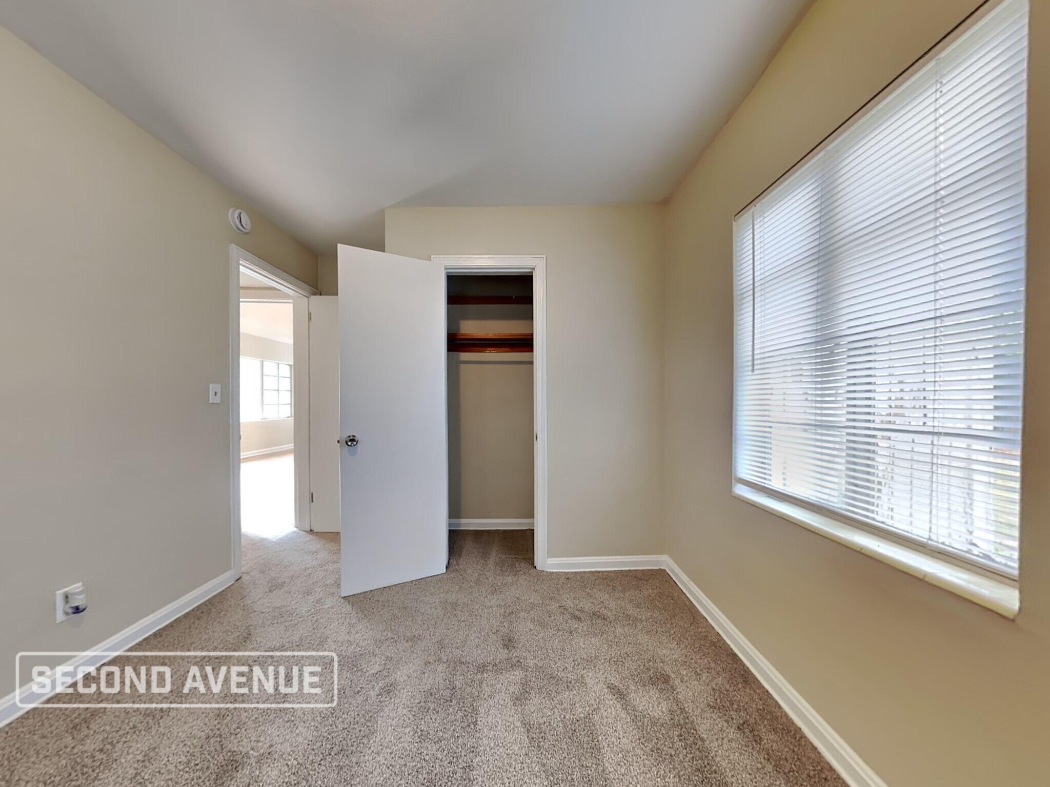 Building Photo - 1975 Rugby Rd