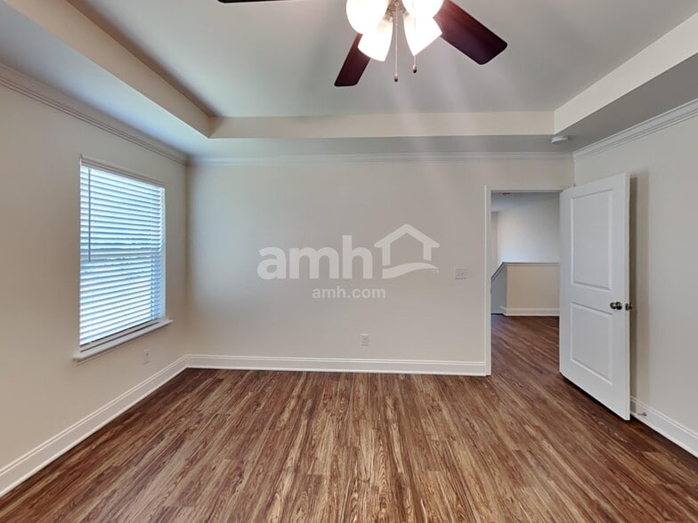 Building Photo - 2013 Bennett Dr
