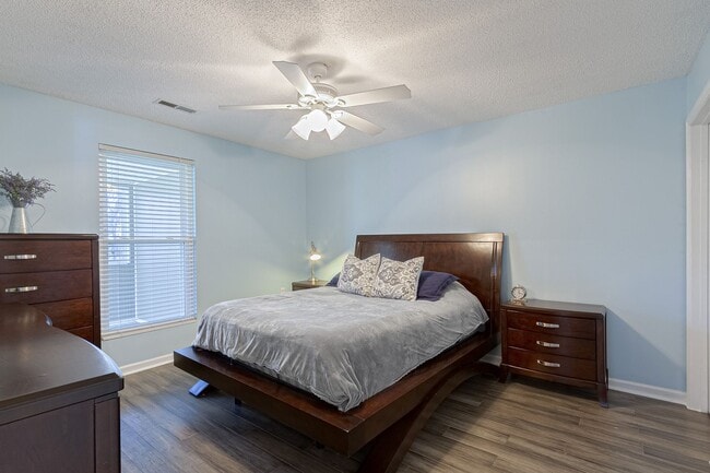 Building Photo - 228 Dalton Pl Wy