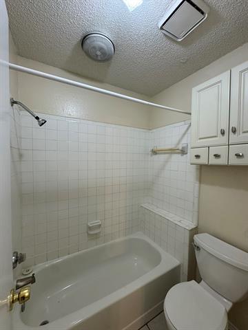 Building Photo - 7004 Lincoln Dr