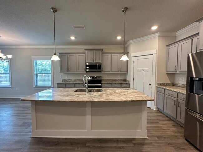 Building Photo - 4 Bedroom 3 Bath Craftsman Style Home off Beulah Rd!