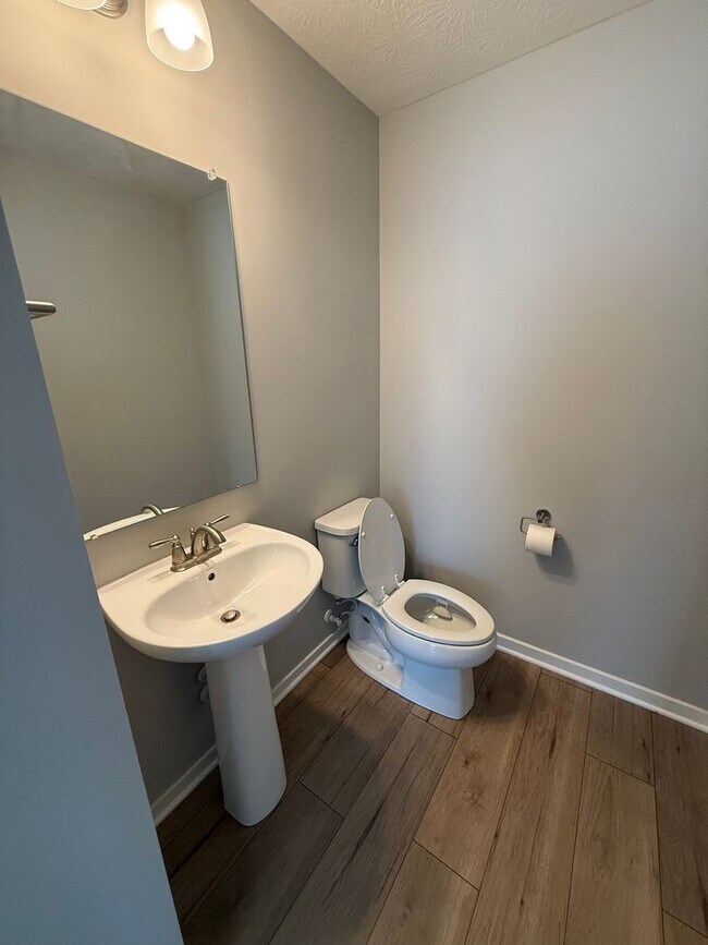 Building Photo - Stunning Westerville Condo with Loft | 2,086 Sq Ft | Garage | Move-In Ready