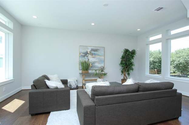 Building Photo - 5903 Val Verde St