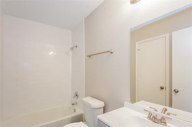 Building Photo - 7132 Penshire Dr