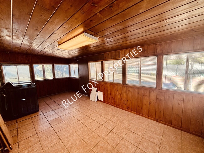 Building Photo - 3707 E Glenn St