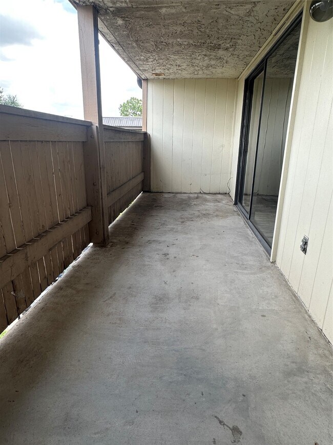 Building Photo - 8421 Hearth Dr