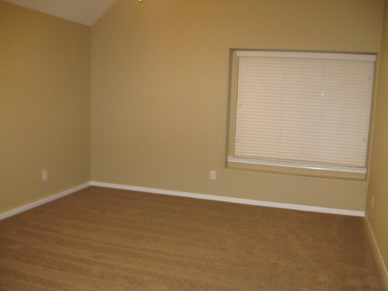 Building Photo - 4807 Dappled Grove Trail