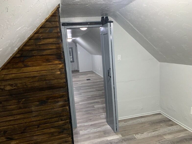 Building Photo - 6726 Betts Ave