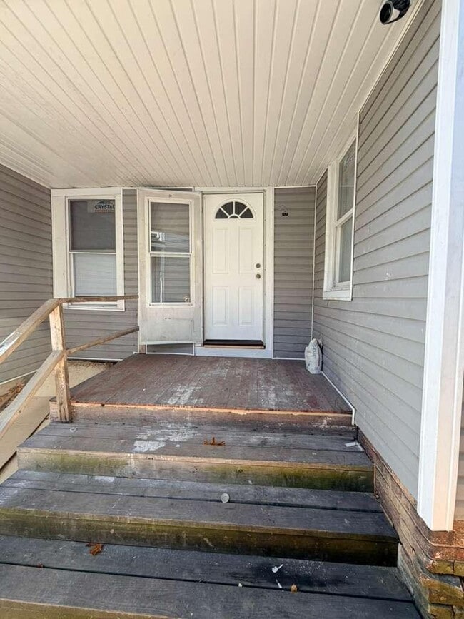 Building Photo - 653 W Bruce St