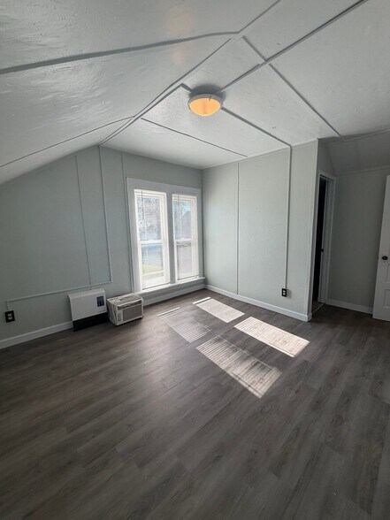Building Photo - 314 N Webb St